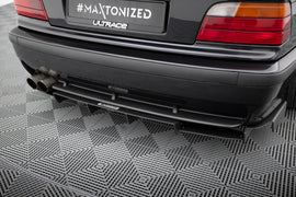 Dettaglio del diffusore posteriore Maxton compatibile con BMW M3 E36 Coupé