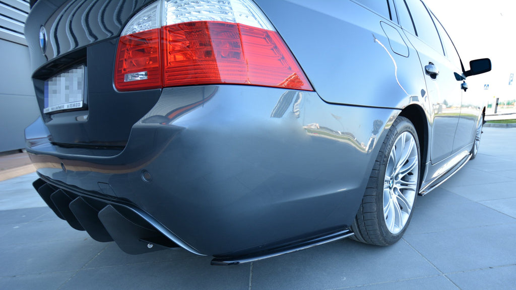 Splitter laterali posteriori BMW Serie 5 E60 montati sul paraurti M-Pack