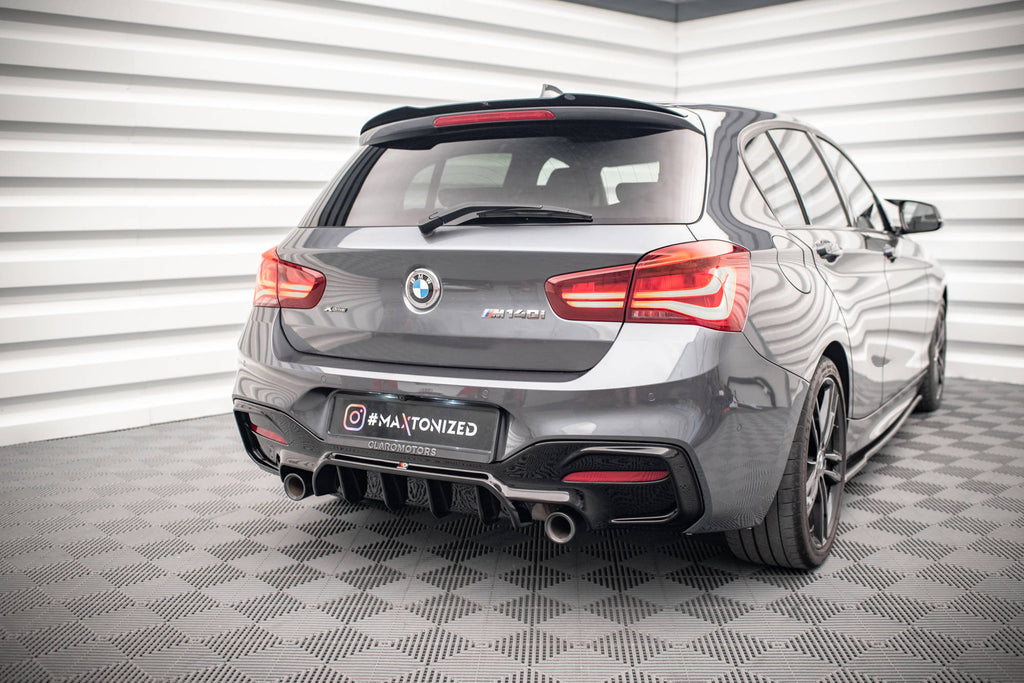 Diffusore posteriore Maxton Design per BMW Serie 1 M140i F20/F21 Facelift, ABS nero lucido — particolare della finitura