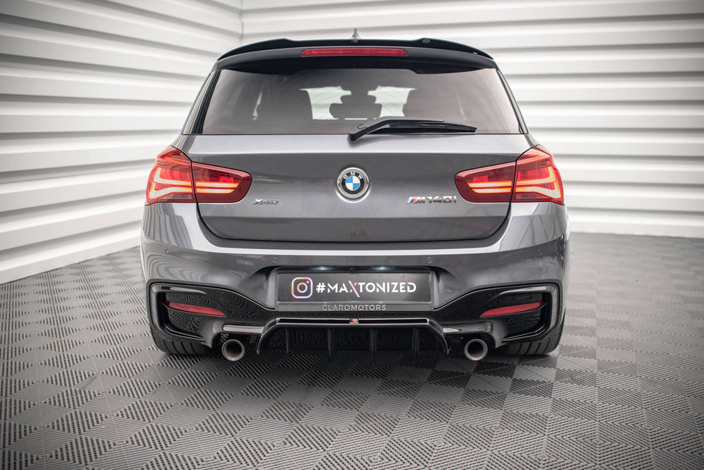 Diffusore posteriore Maxton Design per BMW Serie 1 M140i F20/F21 Facelift, ABS nero lucido — vista ravvicinata