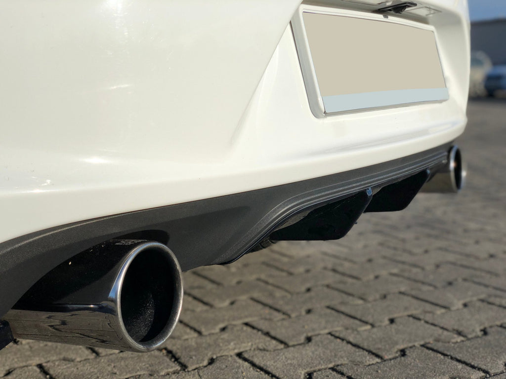 Vista posteriore della Opel Astra K OPC-Line con diffusore Maxton Design