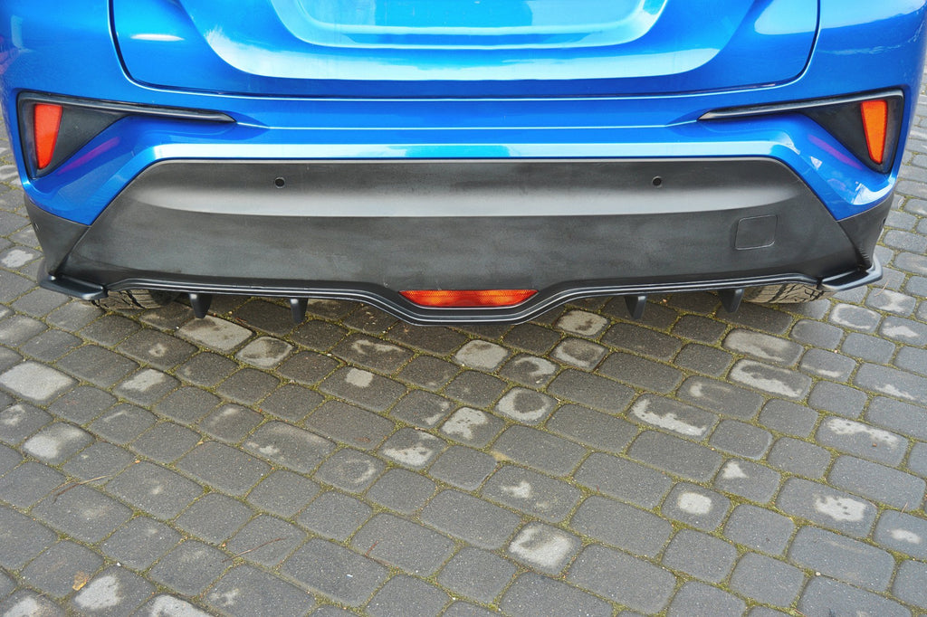Diffusore posteriore Maxton Design per Toyota C-HR Mk1, ABS nero lucido - dettaglio del profilo
