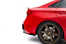 Load image into Gallery viewer, Flap Laterali Posteriori Audi RS3 Berlina 8Y Facelift Street Pro — particolare della finitura