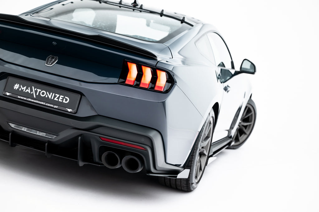 Flap Laterali Posteriori Ford Mustang Mk7 Dark Horse Street Pro — montato sulla vettura