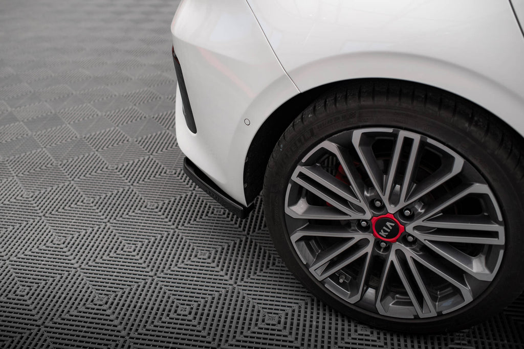 Splitter Laterali Posteriori Kia Ceed GT Mk3 — particolare della finitura