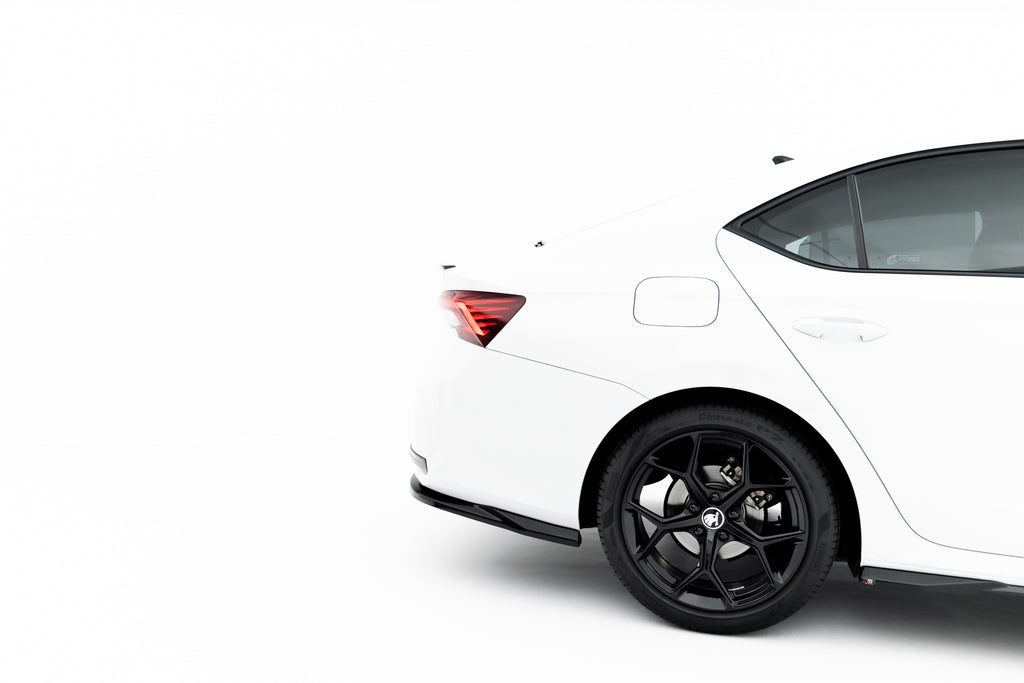 Splitter Laterali Posteriori Skoda Octavia Mk4 Facelift Sportline — vista d'insieme