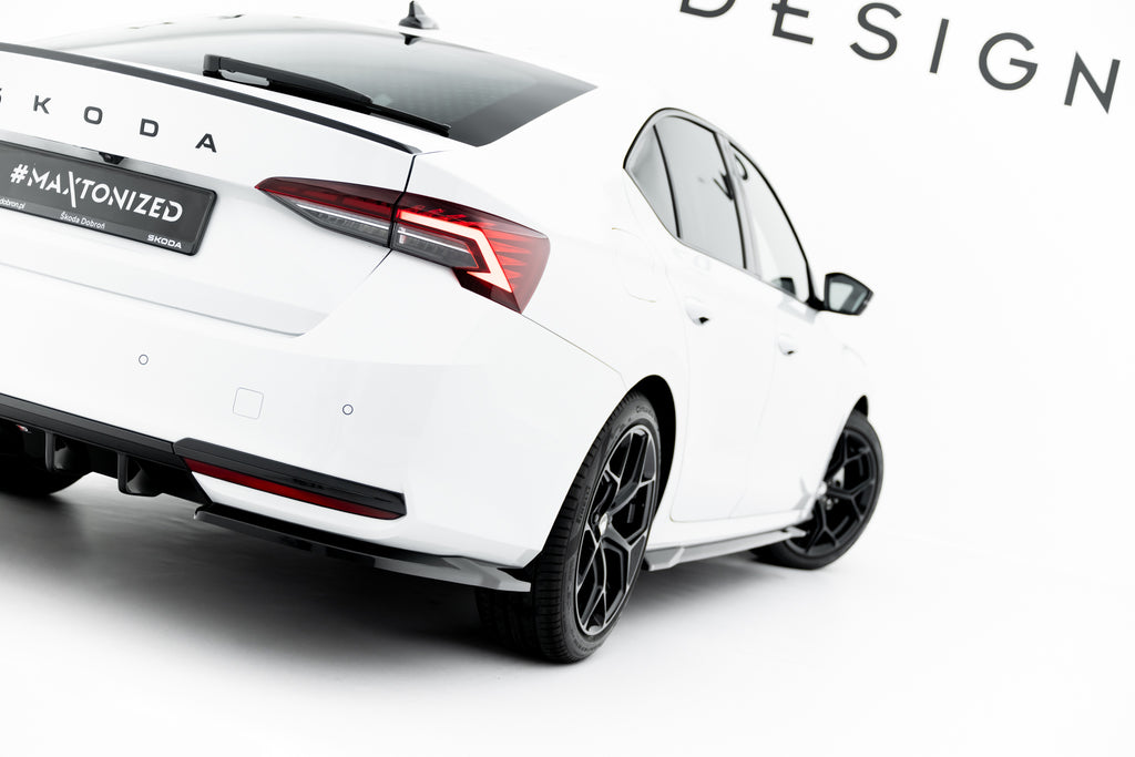 Splitter Laterali Posteriori Skoda Octavia Mk4 Facelift Sportline — particolare della finitura
