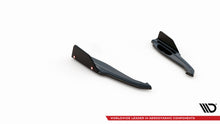 Load image into Gallery viewer, Splitter Laterali Posteriori V.1 BMW Serie M8 F93 + Flap — montato sulla vettura