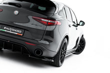 Carica l'immagine nel visualizzatore di Gallery, Splitter Laterali Posteriori V.2 Alfa Romeo Stelvio Mk1 — particolare della finitura