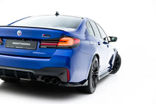 Load image into Gallery viewer, Splitter Laterali Posteriori V.1 BMW Serie M5 F90 Facelift — particolare della finitura