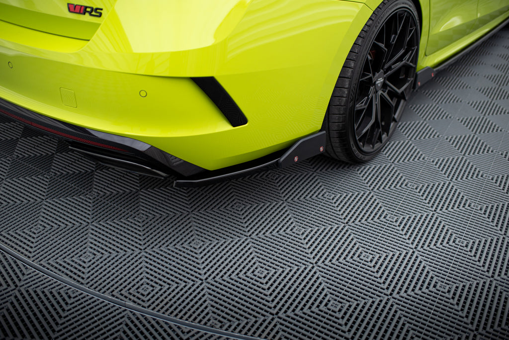 Splitter Laterali Posteriori V.2 Skoda Octavia RS Mk4 + Flap — dettaglio del profilo