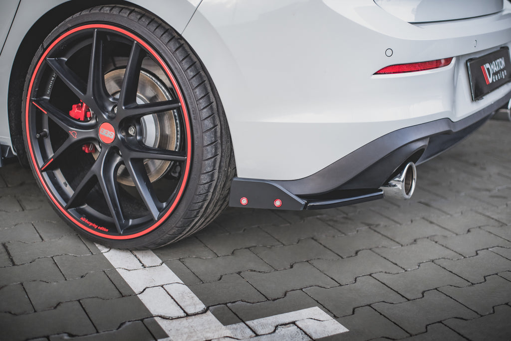 Splitter Laterali Posteriori V.2 Volkswagen Golf GTI Mk8 + Flap GTE — vista laterale