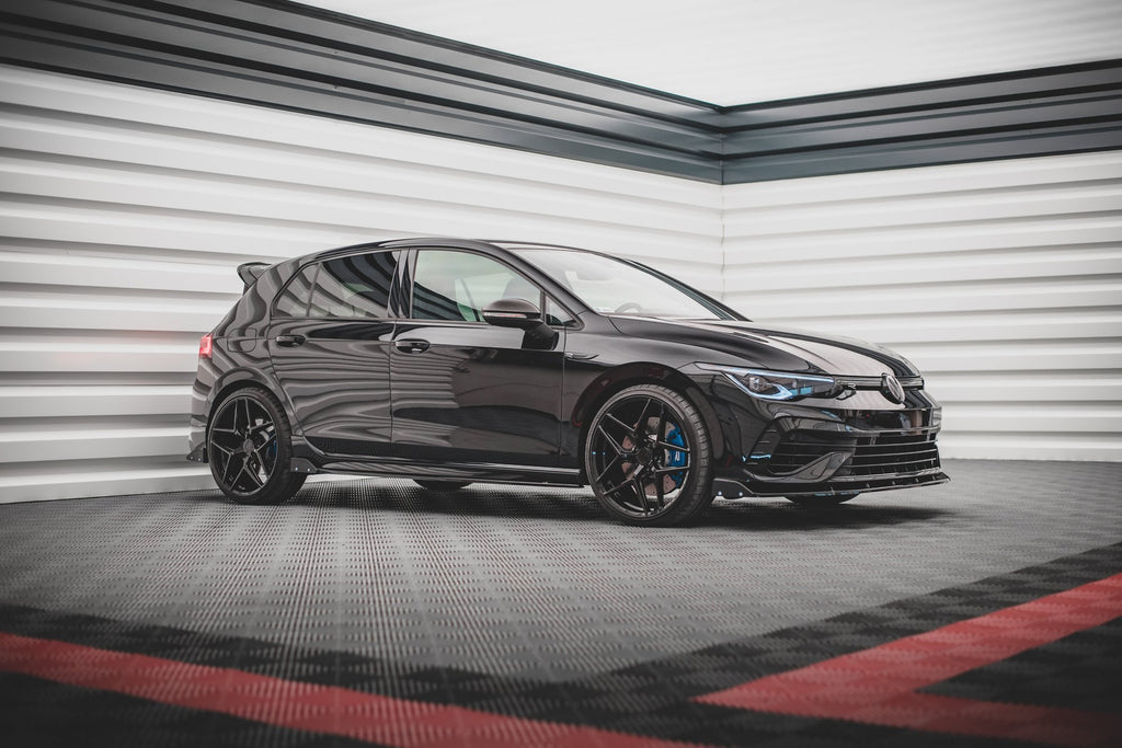 Splitter Laterali Posteriori V.2 Volkswagen Golf R Hatchback Mk8 + Flap — montato sulla vettura