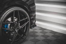 Load image into Gallery viewer, Splitter Laterali Posteriori V.2 Volkswagen Golf R Hatchback Mk8 + Flap — particolare della finitura