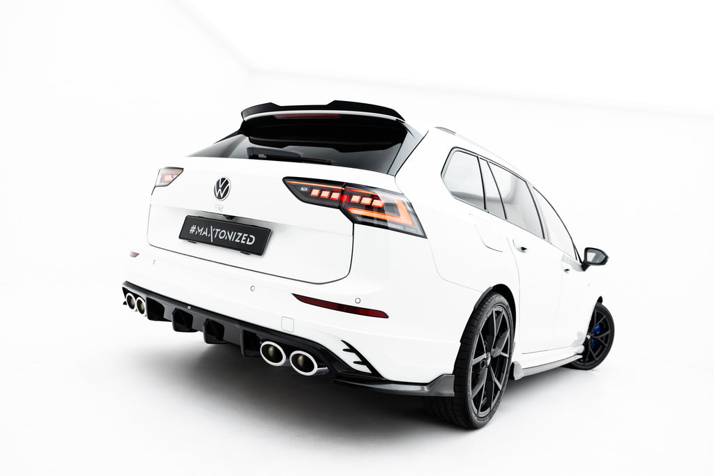 Splitter Laterali Posteriori V.2 Volkswagen Golf R Station Wagon Mk8 Facelift — montato sulla vettura