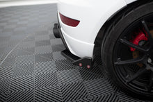 Load image into Gallery viewer, Splitter Laterali Posteriori V.3 Ford Fiesta ST Mk7 Facelift + Flap — particolare della finitura