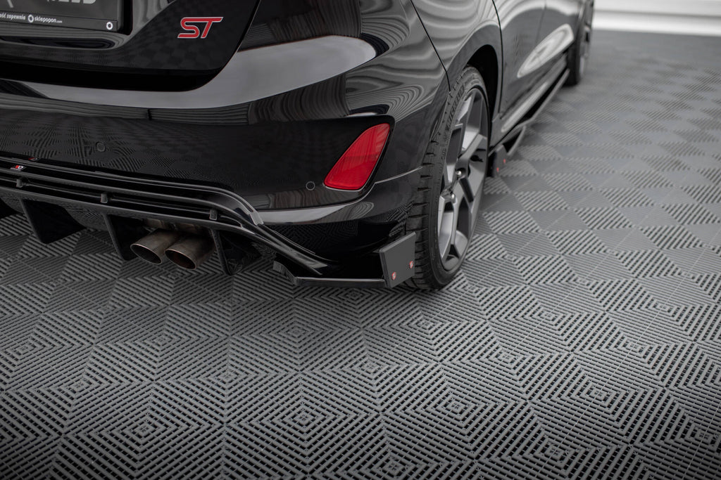 Splitter Laterali Posteriori V.4 Ford Fiesta ST Mk8 + Flap — montato sulla vettura