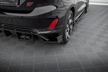 Load image into Gallery viewer, Splitter Laterali Posteriori V.4 Ford Fiesta ST Mk8 + Flap — montato sulla vettura