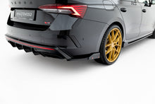 Load image into Gallery viewer, Splitter Laterali Posteriori V.4 Skoda Octavia RS Mk4 + Flap — particolare della finitura