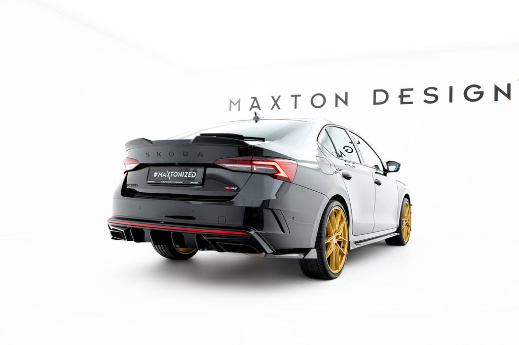 Splitter Laterali Posteriori V.8 Skoda Octavia RS Mk4 Facelift — dettaglio del profilo