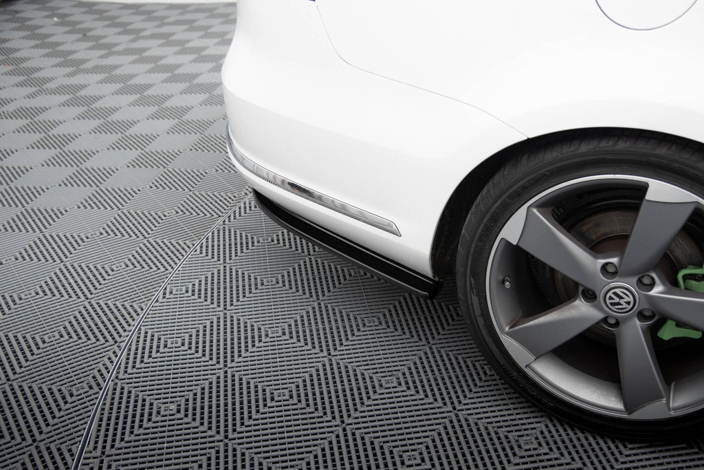Splitter Laterali Posteriori Volkswagen Passat Station Wagon B7 — dettaglio del profilo