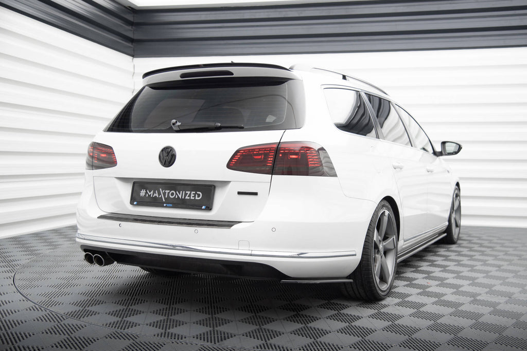 Splitter Laterali Posteriori Volkswagen Passat Station Wagon B7 — montato sulla vettura