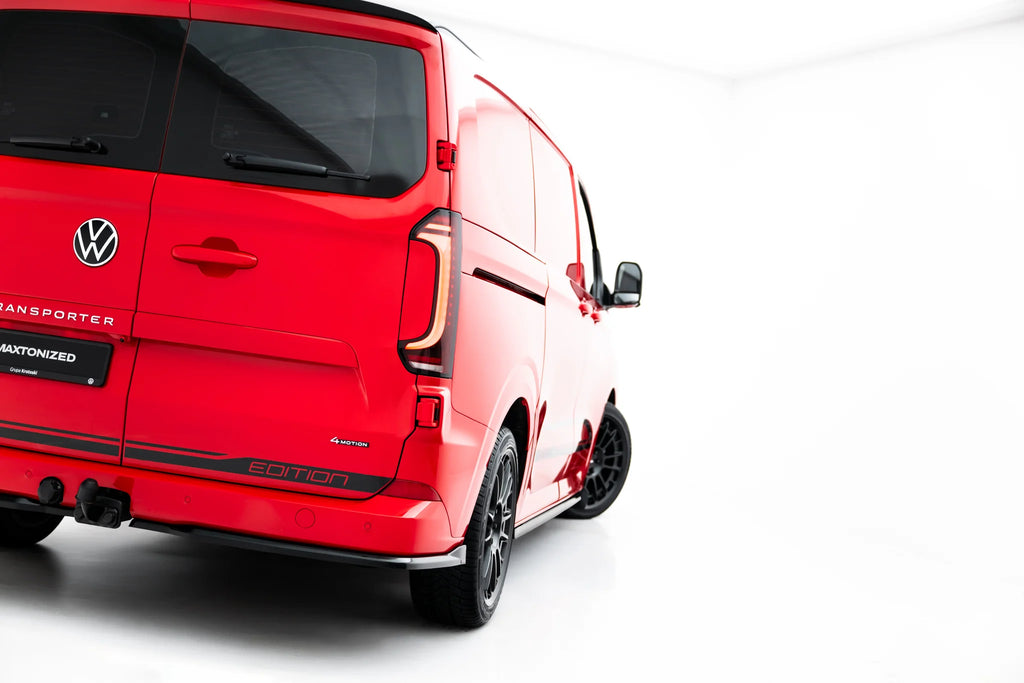 Splitter Laterali Posteriori Volkswagen Transporter T7 — montato sulla vettura
