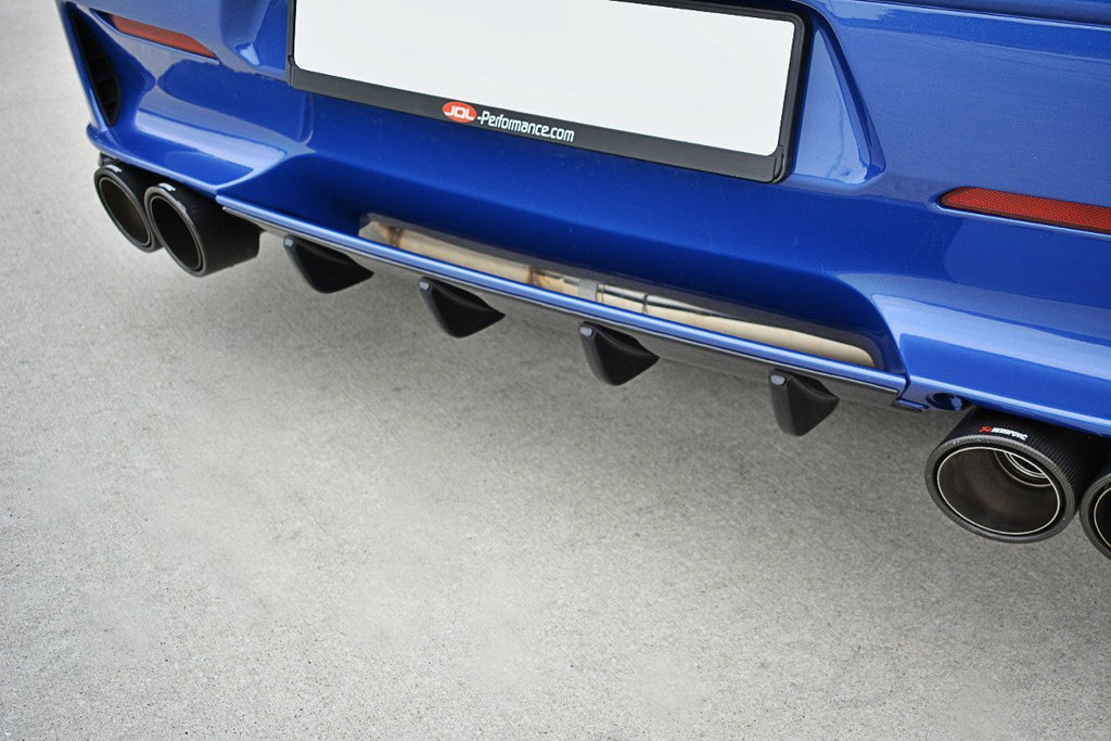 Diffusore posteriore montato sul paraurti originale dell'Alfa Romeo 156 GTA Station Wagon