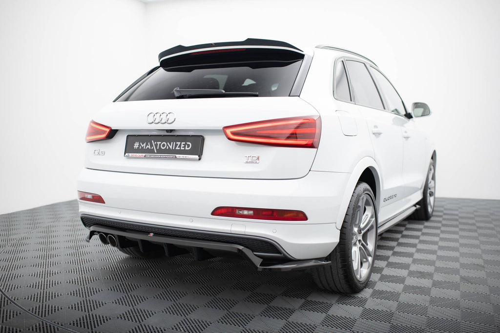 Splitter Posteriore Centrale Audi Q3 8U S-Line — particolare del bordo