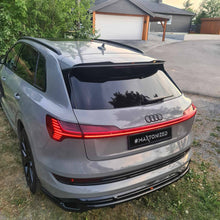 Carica l'immagine nel visualizzatore di Gallery, Splitter Posteriore Centrale Audi e-tron S-Line — vista d'insieme