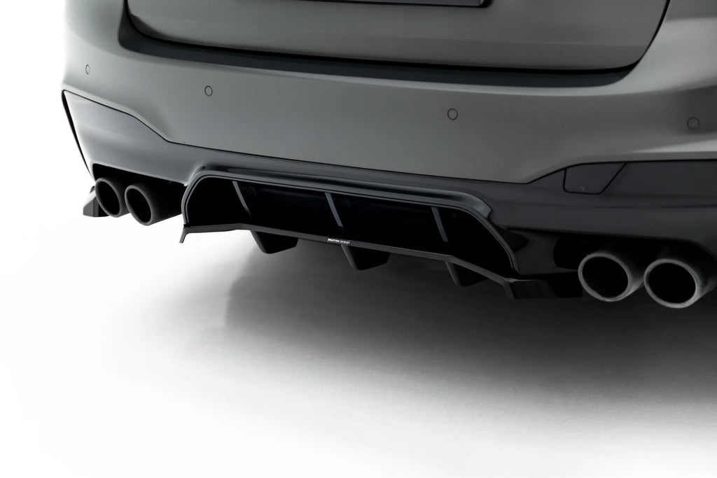 Splitter Posteriore Centrale BMW Serie M5 F90 — particolare della finitura