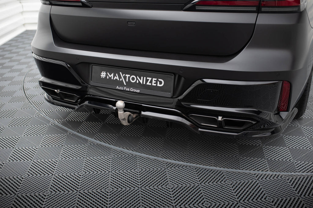 Splitter Posteriore Centrale BMW Serie 7 G70 M760e — vista laterale