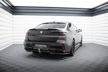 Carica l'immagine nel visualizzatore di Gallery, Splitter Posteriore Centrale BMW Serie 7 G70 M760e — vista posteriore