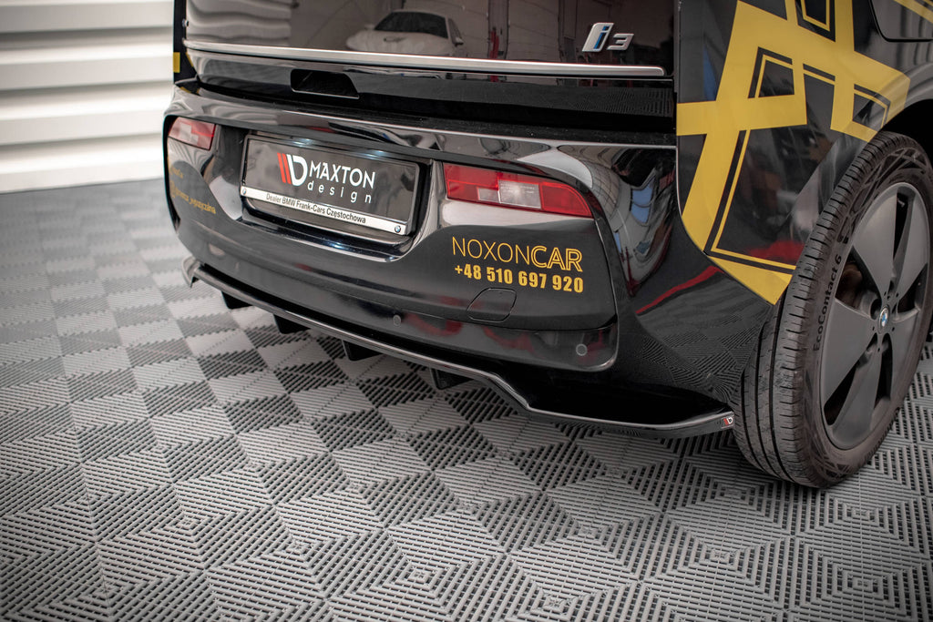 Splitter Posteriore Centrale BMW i3 Mk1 Facelift (con barre verticali) — dettaglio del profilo