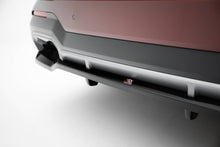 Load image into Gallery viewer, Splitter Posteriore Centrale BMW iX3 G08 Facelift M-Pack — particolare della finitura