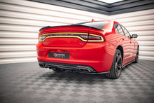 Load image into Gallery viewer, Splitter Posteriore Centrale Dodge Charger SRT Mk7 Facelift RT — montato sulla vettura