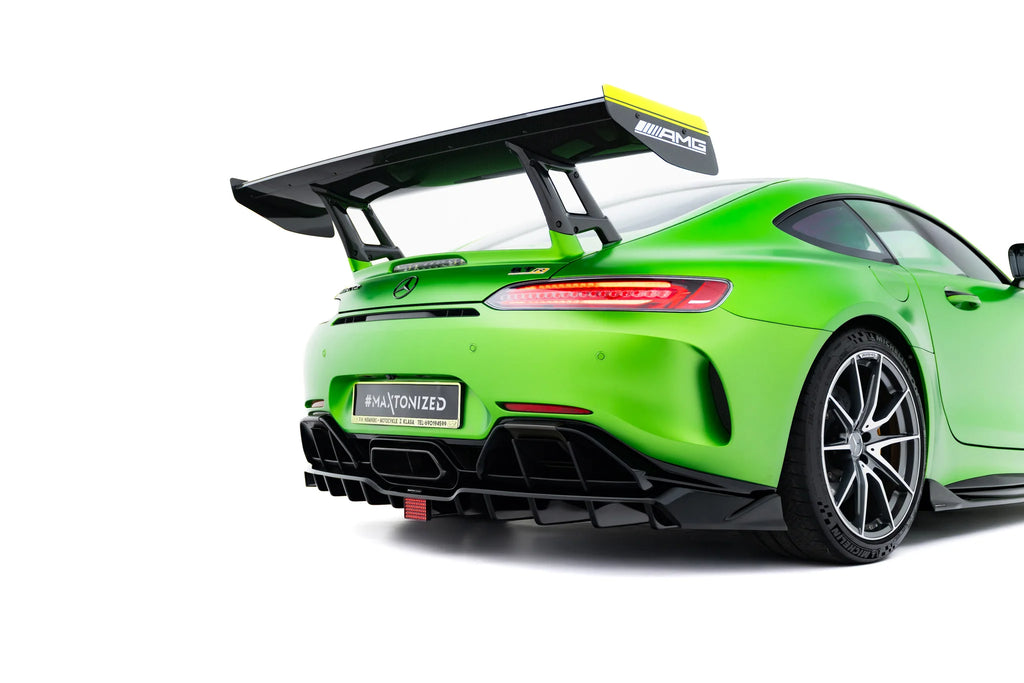 Splitter Posteriore Centrale Mercedes AMG GT C190 Facelift + LED — dettaglio del fissaggio