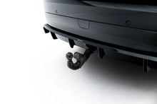 Carica l'immagine nel visualizzatore di Gallery, Splitter Posteriore Centrale Land Rover Discovery HSE Mk5 Facelift — vista angolata