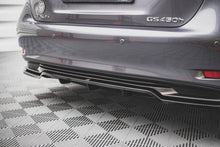 Load image into Gallery viewer, Splitter Posteriore Centrale Lexus GS Mk4 F-Sport — particolare della finitura