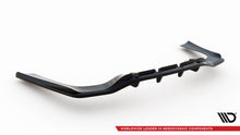 Carica l'immagine nel visualizzatore di Gallery, Splitter Posteriore Centrale Mercedes CLA 35 AMG C118 Facelift AMG 45 — particolare della finitura
