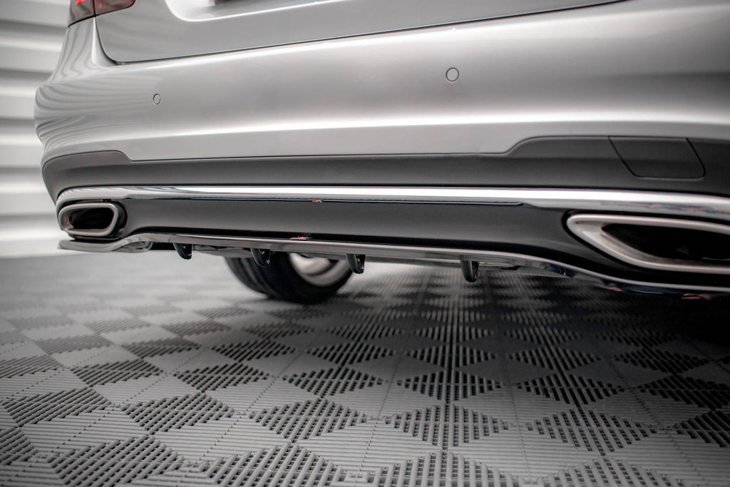 Splitter Posteriore Centrale Mercedes Classe E Berlina W212 Facelift AMG-Line — montato sulla vettura