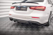Load image into Gallery viewer, Splitter Posteriore Centrale Mercedes Classe E Berlina W213 Facelift AMG-Line — dettaglio del fissaggio