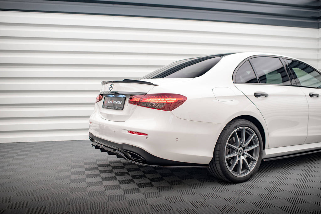 Splitter Posteriore Centrale Mercedes Classe E Berlina W213 Facelift AMG-Line — vista posteriore