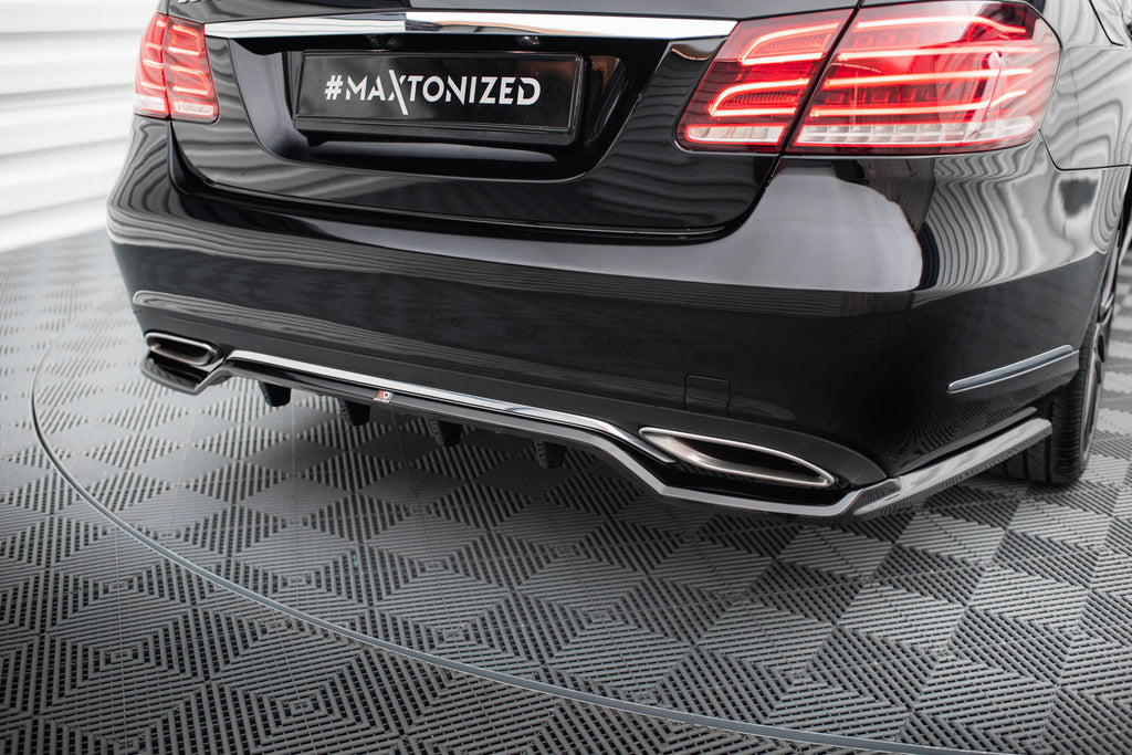 Splitter Posteriore Centrale Mercedes Classe E W212 Facelift — montato sulla vettura