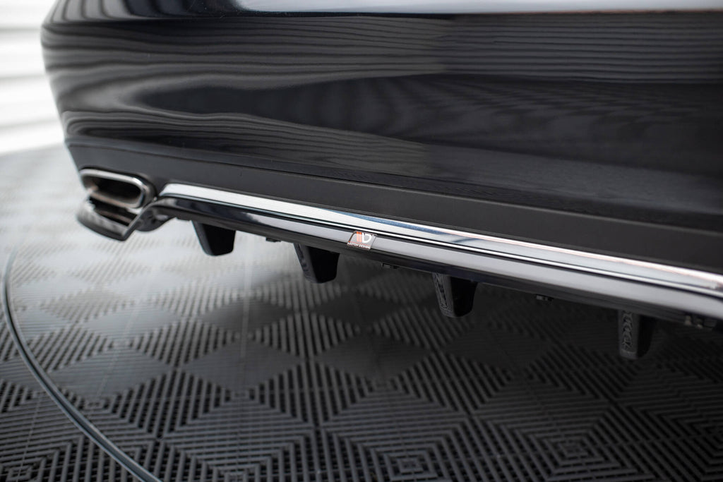 Splitter Posteriore Centrale Mercedes Classe E W212 Facelift — vista laterale