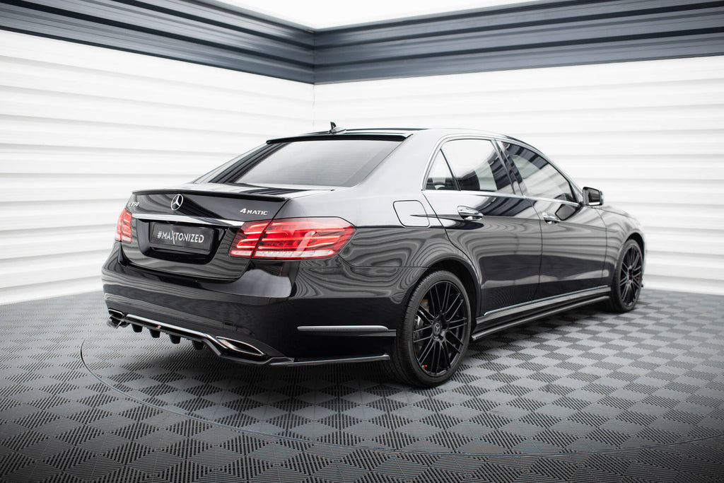 Splitter Posteriore Centrale Mercedes Classe E W212 Facelift — particolare della finitura