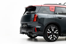 Carica l'immagine nel visualizzatore di Gallery, Splitter Posteriore Centrale Mini Countryman John Cooper Works U25 JCW — montato sulla vettura