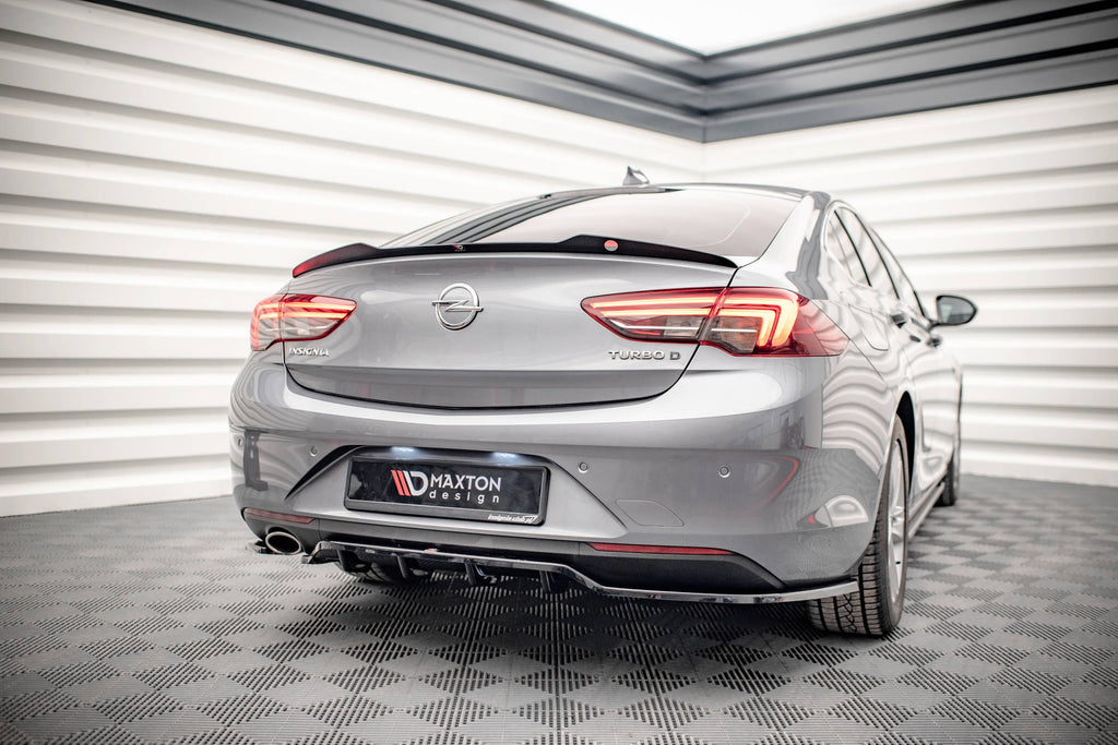 Splitter Laterali Posteriori Opel Insignia Mk2 — montato sulla vettura