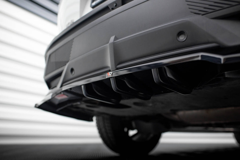 Splitter Posteriore Centrale Peugeot 408 Mk1 — particolare della finitura