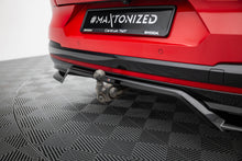 Load image into Gallery viewer, Splitter Posteriore Centrale Skoda Enyaq iV Coupé Mk1 RS — particolare della finitura